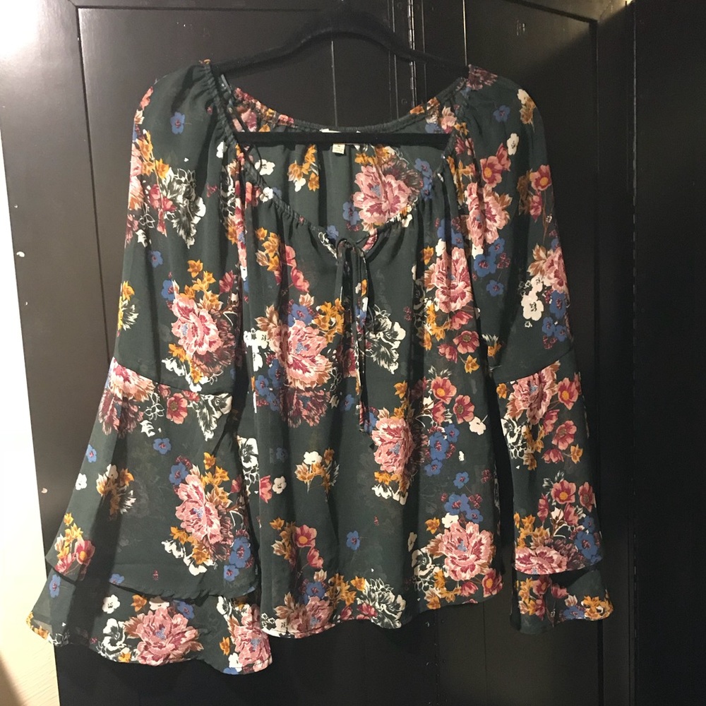 Floral Bell-Sleeved Blouse